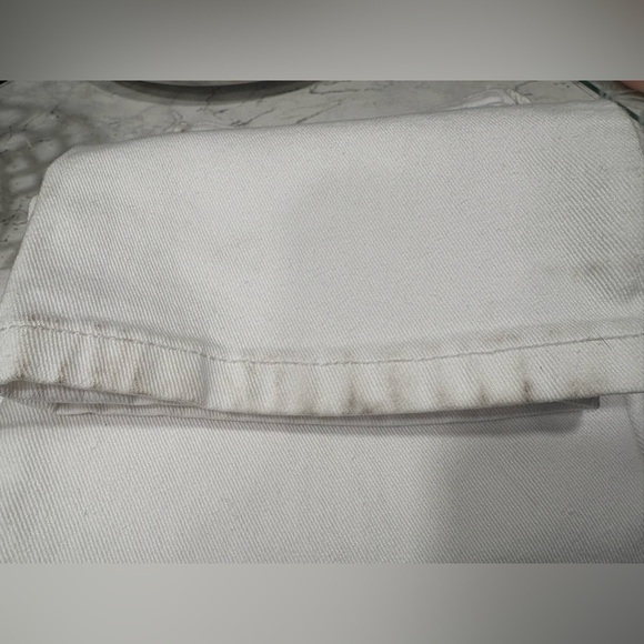 DKNY Men's White Bedford Straight Slim Fit Jeans - Picture 10 of 10